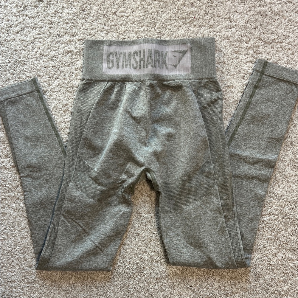 Gymshark women’s Charcoal/green  Leggings